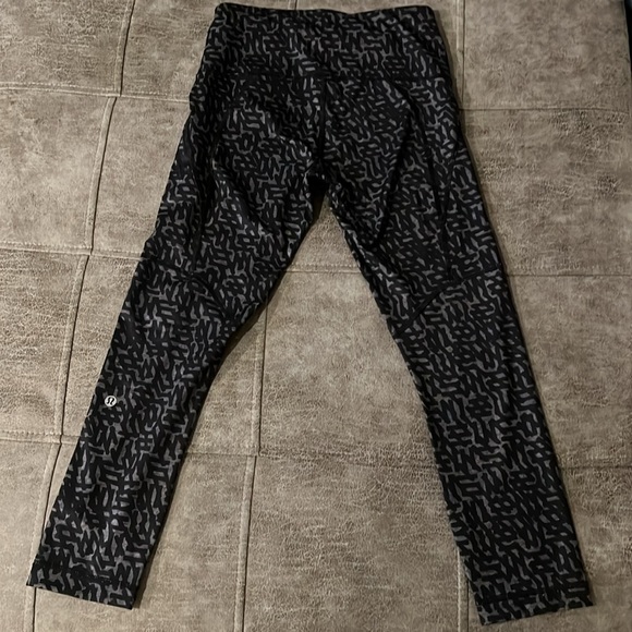 Lululemon Athletica Crop High Rise leggings - Picture 2 of 7
